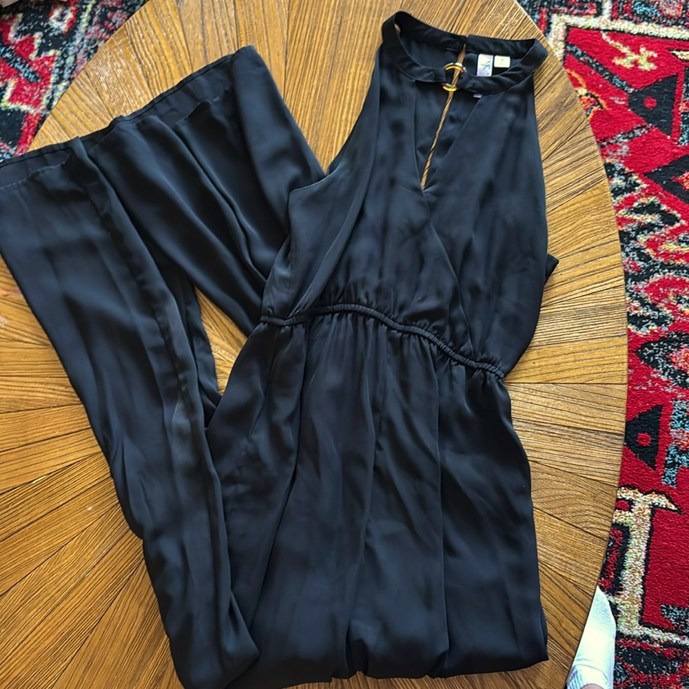 Selling bc it’s a size too big